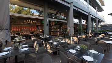 Soleto: All-day πανδαισία στη Γλυφάδα