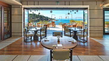 Φύγαμε για σούσι και κοκτέιλ στα μπαρ της πόλης 