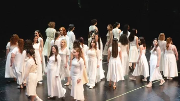 Μια χριστουγεννιάτικη συναυλία με ήχους Ελλάδας σε περιμένει στην πλατεία Καρύτση