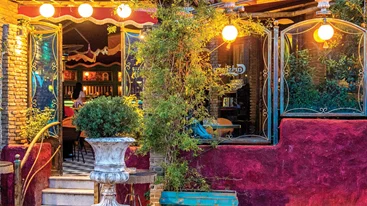 "Παλιάτσος": Ένα all day bar restaurant σαν στιλάτη χρονομηχανή