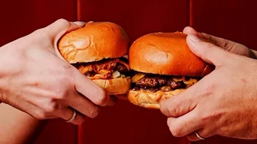 Στο 'Po'Boys' (και) για smash burger προβατίνας