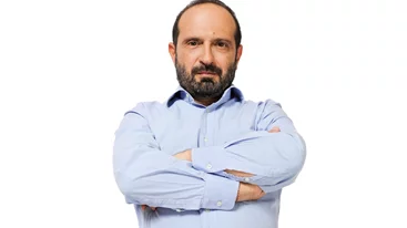 Ο Μάνος Βουλαρινός φέρνει τη "Μεγάλη αρπαχτή" στο Παλλάς