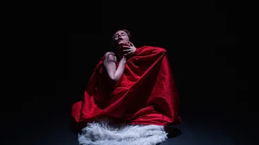 Η Χριστίνα Κυριαζίδη ταξιδεύει "Στο σώμα" και τη γυναικεία ταυτότητα