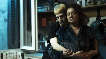 Αλέξανδρος Σωτηρίου: Στο θέατρο ‘Τζένη Καρέζη’, ένα προσωπικό ‘αντίο’ γίνεται επαναστατική πράξη