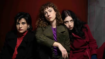 "24 ώρες σ’ έναν κόσμο που δεν μας ανήκει": Ο Παντελής Φλατσούσης συνομιλεί με το "Μίσος" στο Θέατρο Τέχνης