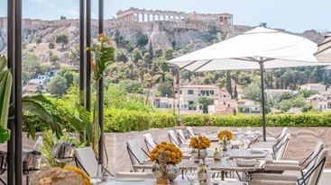 Sunday Table: Στο The Dolli's Rooftop Restaurant στρώνουν κυριακάτικο τραπέζι