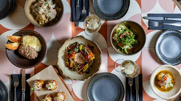 Μια ανανεωμένη γαστρονομική εμπειρία στο eclectic eatery του κέντρου