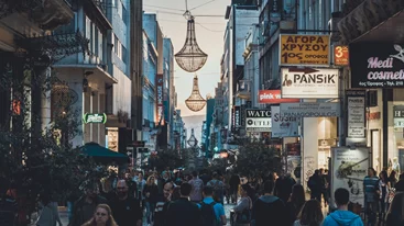 Στην καρδιά της Αθήνας, ο πιο εμπορικός δρόμος της πόλης σχεδιάζεται ξανά