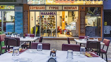 Μία ωραία μίνι πιάτσα φτιάχνεται στην Κλεισόβης