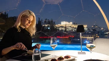 Let’s Bubble: Μια Γαστρονομική Εμπειρία σε Ιγκλού με Θέα την Ακρόπολη