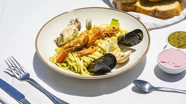 Στο Μικρολίμανο, για ένα (σχεδόν) αιωνόβιο εστιατόριο ψαριού