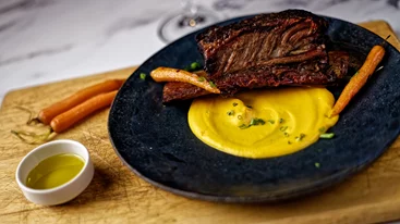 Ένα από τα κορυφαία κρεατάδικα της χώρας σερβίρει για ένα βράδυ στο Κουκάκι