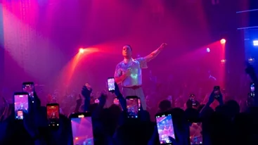 Νέα χρονιά στις πίστες: Τα μπουζούκια που συνεχίζουν στη νυχτερινή Αθήνα