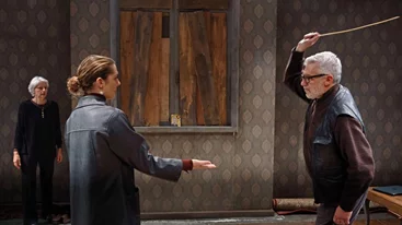 "Η ράβδος"- Τελευταίες παραστάσεις στο Οδού Κυκλάδων