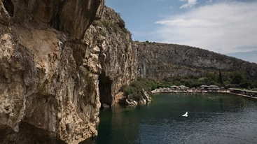 Το Abra Ovata υποδέχεται τους Yucatan για μια αξέχαστη βραδιά στη Λίμνη Βουλιαγμένης