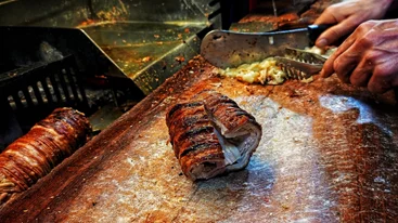 Κοκορέτσι και orange wines για την Τσικνοπέμπτη στο Καπάνι Market