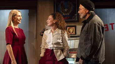 "Σε βλέπω": Οι πρώτες φωτογραφίες της παράστασης αποτυπώνουν μια συνεργασία γεμάτη χημεία