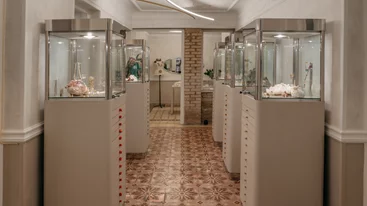 "Cosmic Spectrum": Μία έκθεση για τη μεταμορφωτική εμπειρία του φωτός