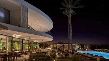 Ένα από τα κορυφαία εστιατόρια της Θεσσαλονίκης σερβίρει για ένα βράδυ στην Αθηναϊκή Ριβιέρα