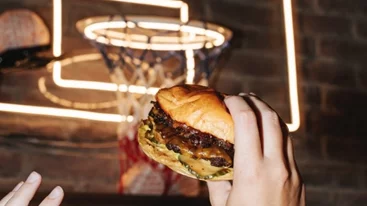 Στο Smash ‘n Bun, για δύο εξόχως premium burgers