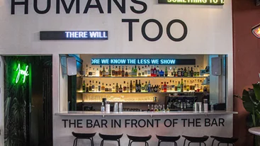 Πώς και γιατί το The Bar in Front of the Bar έφτασε στα 50 Καλύτερα Μπαρ του Κόσμου