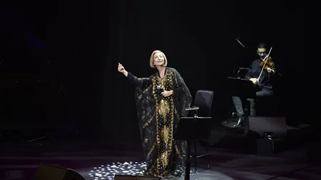 H Αλεξάνδρα Γκράβας διασκεύασε το τραγούδι του George Michael "You have been Loved"