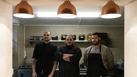 Video walkthrough: Η Ναταλία Δραγούμη συστήνεται στην ελληνο-ασιατική γευστική συμμαχία του "Garum"