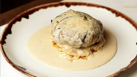 Comfort γεύσεις α λα γκρεκ: Η τάση που αγαπάμε στα τραπέζια της Αθήνας