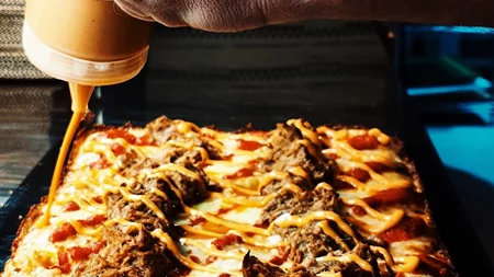 Νέα πιτσαρία, απευθείας από το Ντιτρόιτ, έσκασε στο Περιστέρι