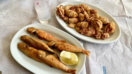 Στο 'Καπηλειό του Ζάχου' για ψαράκι όπως παλιά