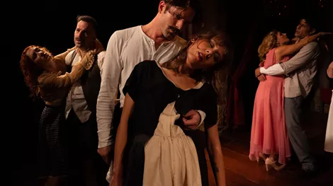 "Σκοτώνουν τα άλογα όταν γεράσουν": Ένας μαραθώνιος ανθρώπινης αντοχής στο θέατρο Εν Αθήναις