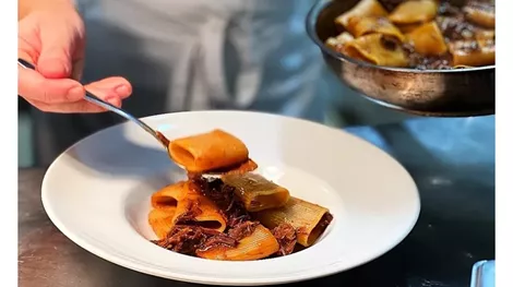 Η ιταλική ελεγκάντσα του Παλαιού Φαλήρου μετρά πάνω από 40 χρόνια γευστικής ιστορίας