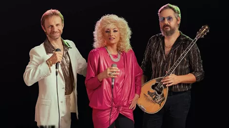 Τα μπουζουξίδικα των '80s αναβιώνουν στη λεωφόρο Συγγρού