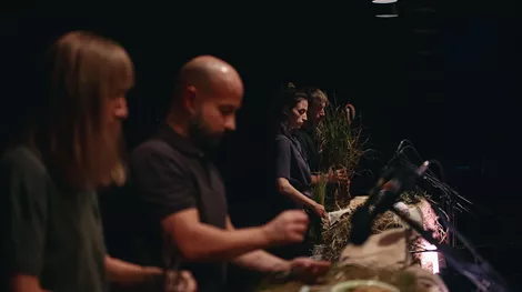 "Cow | Deer": Τελευταίες παραστάσεις για το πρωτοποριακό 'ανέβασμα' του Εθνικού