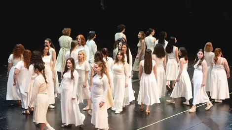 Μια χριστουγεννιάτικη συναυλία με ήχους Ελλάδας σε περιμένει στην πλατεία Καρύτση