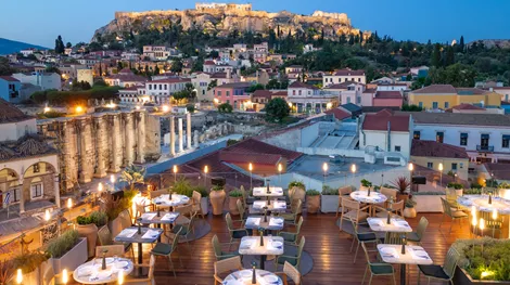 Μία από τις ομορφότερες ταράτσες της Αθήνας μας συστήνεται ξανά