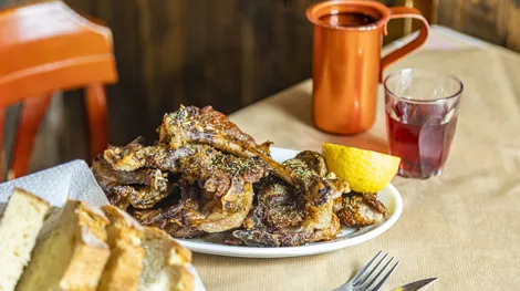 Πού τρώει (σοβαρά) παϊδάκια η Αθήνα