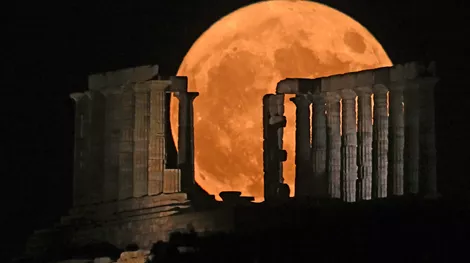 Πού θα απολαύσεις την μεγαλύτερη Πανσέληνο του χρόνου στην Αθήνα