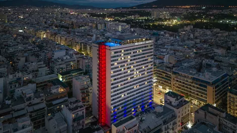 Μία φρέσκια πινελιά σε ένα από τα πιο εμβληματικά ξενοδοχεία της Αθήνας