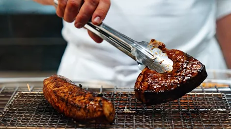 Οι κοπές ψαριών έχουν τη στιγμή τους στα εστιατόρια της Αθήνας