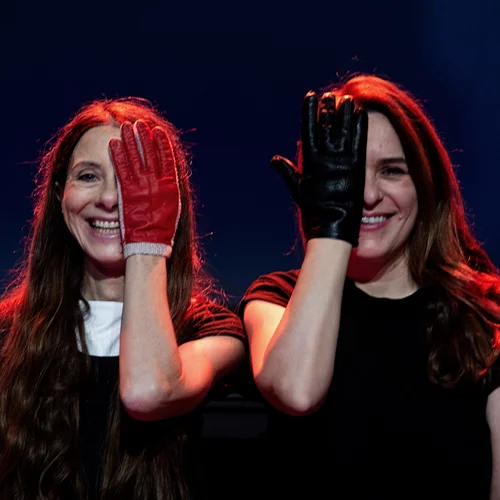 Arthrosis: Ο δρόμος της αντίστασης και της απώλειας στη νέα σκηνική σύνθεση της Κατερίνας Ελοσίτου