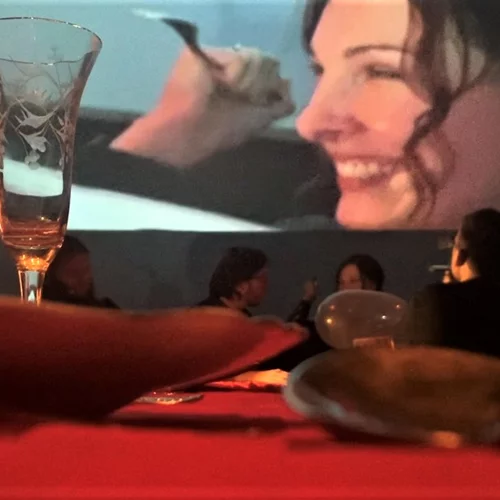 Η Έλλη Παπακωνσταντίνου φέρνει "Eros" εμπνευσμένο από το "Συμπόσιο" του Πλάτωνα στο Δημοτικό Θέατρο Πειραιά