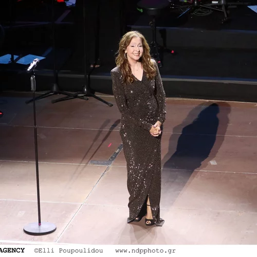 Βίκυ Λέανδρος: Η τελευταία υπόκλιση μιας παγκόσμιας ποπ σταρ