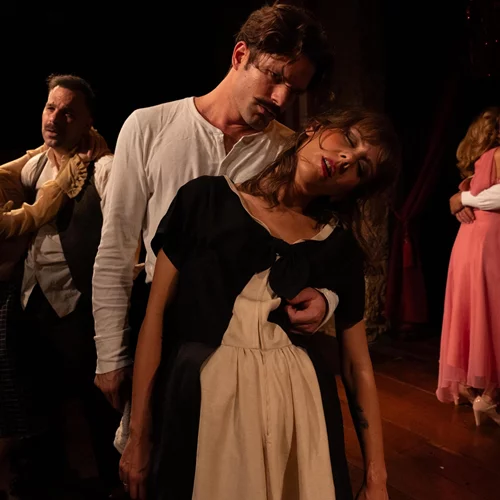 "Σκοτώνουν τα άλογα όταν γεράσουν": Ένας μαραθώνιος ανθρώπινης αντοχής στο θέατρο Εν Αθήναις