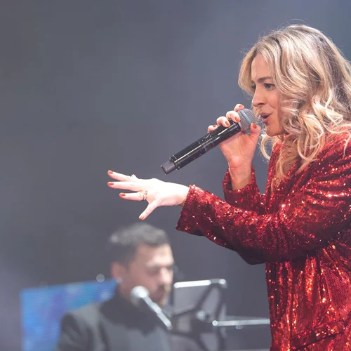 Νατάσσα Μποφίλιου: Λάμπει κάθε Σάββατο στο "Vox", σε ένα πρόγραμμα που πήρε παράταση μέχρι τον Μάιο