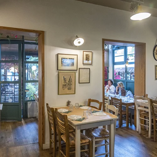 Στο βασίλειο της "Δούκισσας", όλοι υποκλίνονται στους εξαιρετικούς μεζέδες