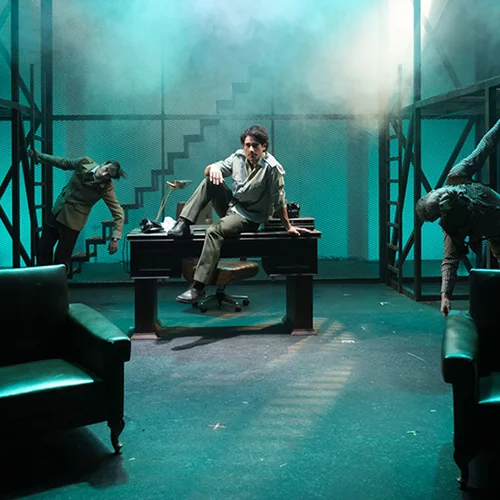 3 λόγοι για να δείτε τον "Τυχαίο θάνατο ενός αναρχικού"