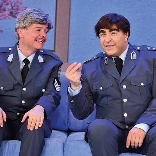 Τελευταίο τριήμερο για την παράσταση "20 χρόνια Δελφινάριο" του Μάρκου Σεφερλή