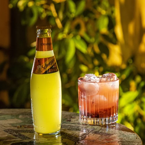 Πρεμιέρα για τα Schweppes Sunset Soirees στον κήπο του "Black Duck"