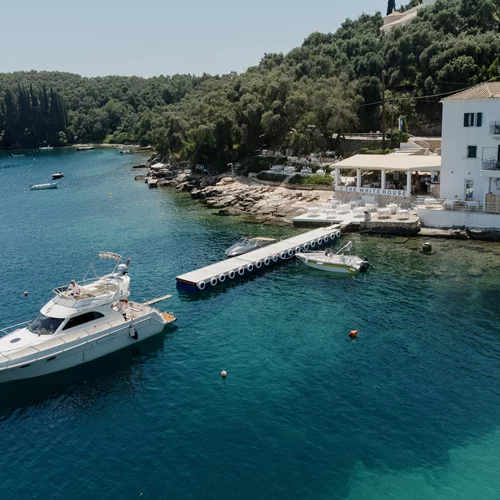 S. Pellegrino: Μας υποδέχεται στο "The White House Restaurant" στην Κέρκυρα